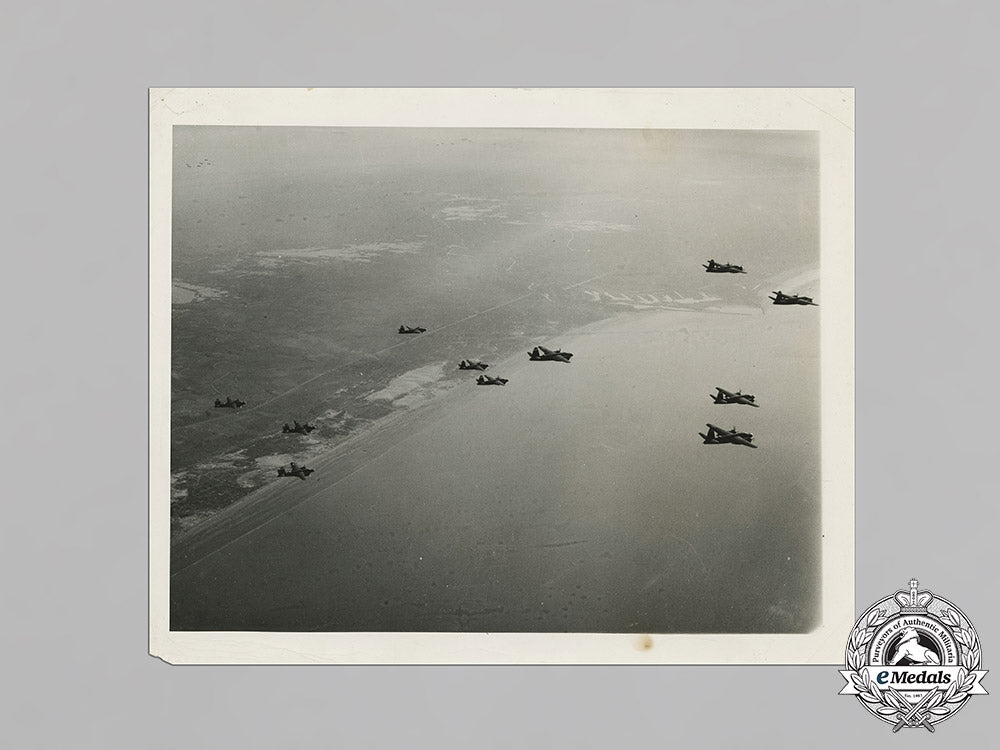 united_states._a_dfc&_air_medal_group_to_capt._philip_browning,_aerial_photographer,_kia,1951_near_yandok,_korea._c18-032744_1