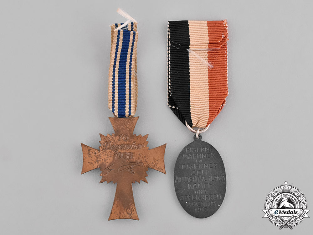 germany,_third_reich._a_pair_of_german_medals_c18-036970_1