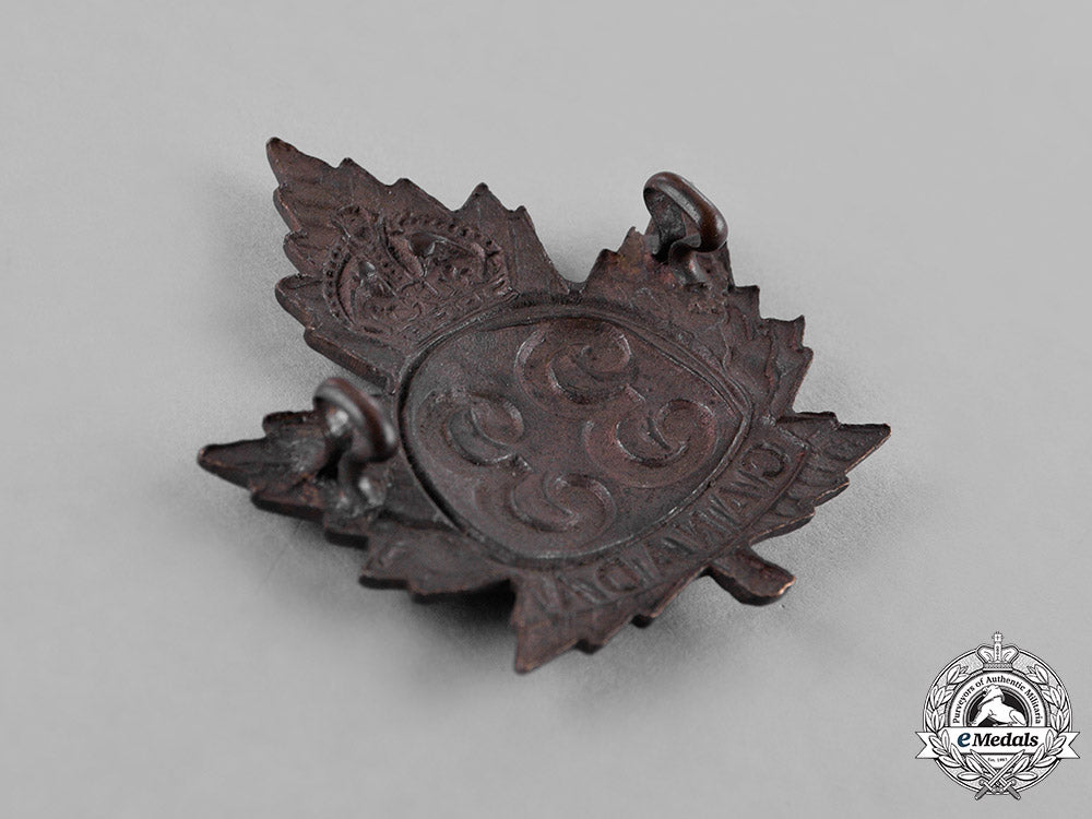 canada._a_lot_of_first_war_insignia_c18-037701