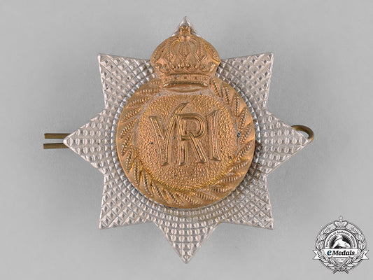 canada._a_royal_canadian_regiment_cap_badge,_by_tiptaft,_c.1940_c18-037901