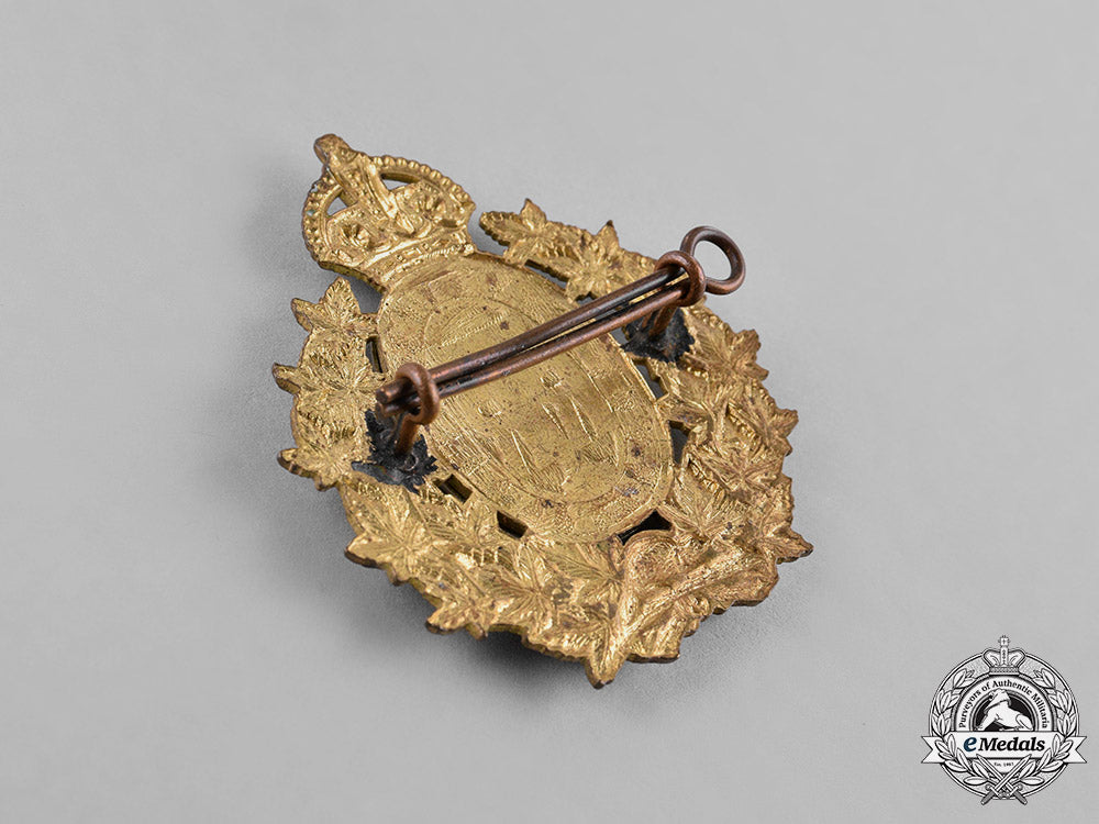 canada._a_three_rivers_regiment(_tank)_cap_badge,_c.1940_c18-037907