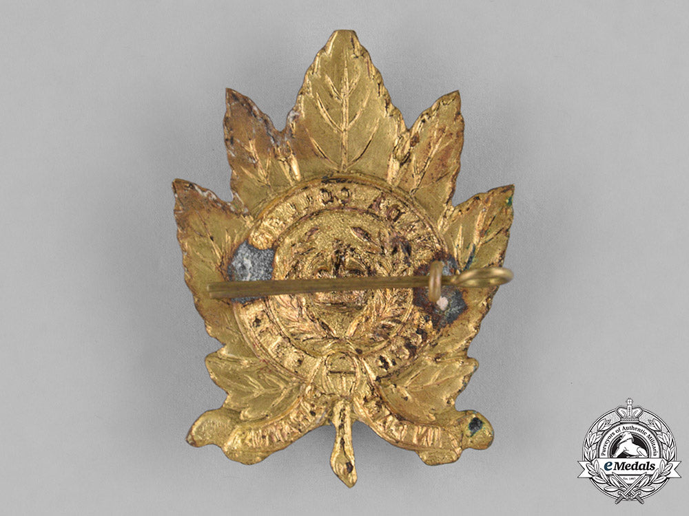 canada._an_upper_canada_college_rifles_cap_badge,_c.1945_c18-037954