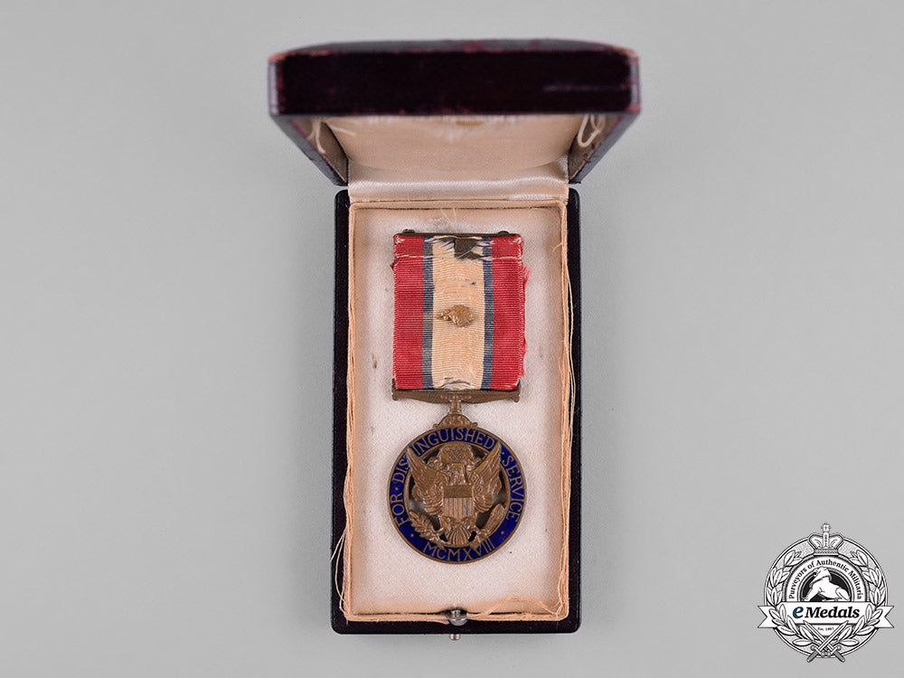 united_states._a_distinguished_service_medal_group_to_brigadier_general_f._weed,_creator_of_medical_quarantine_camps,1917_c18-038761