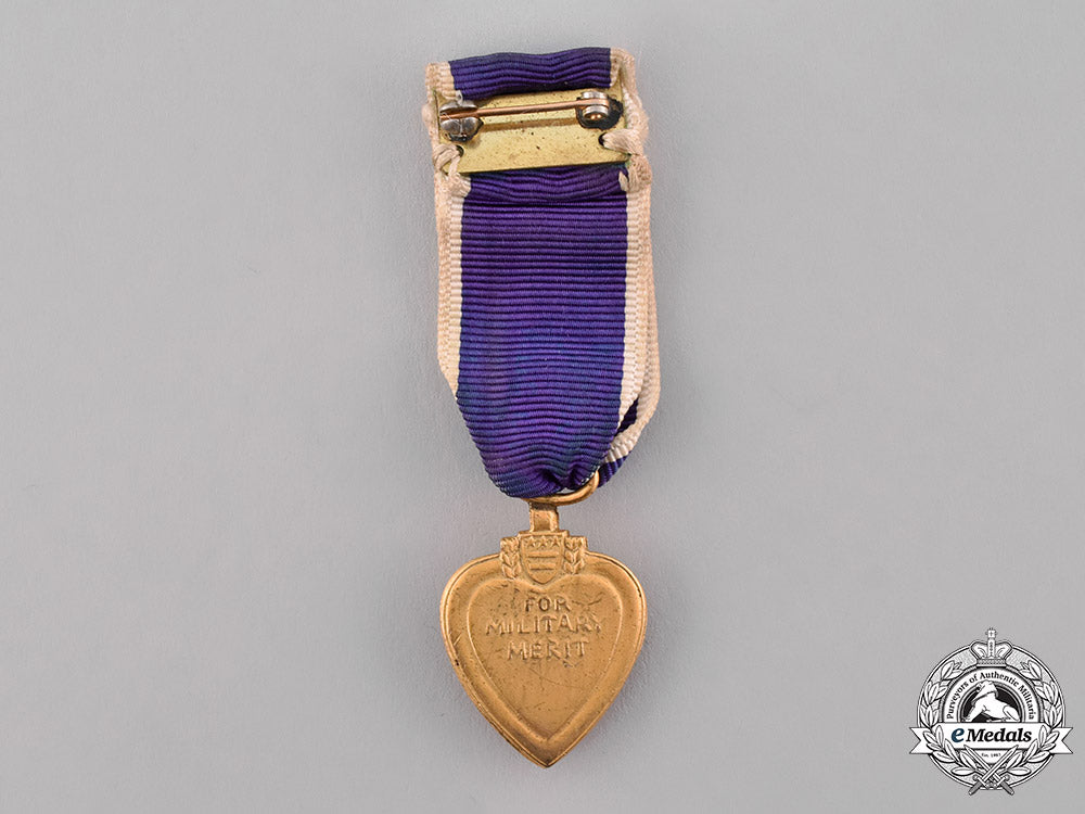 united_states._miniature_purple_heart_c18-039931