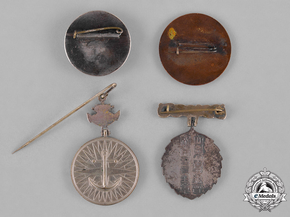 japan,_empire._a_lot_of_four_badges_c18-040875