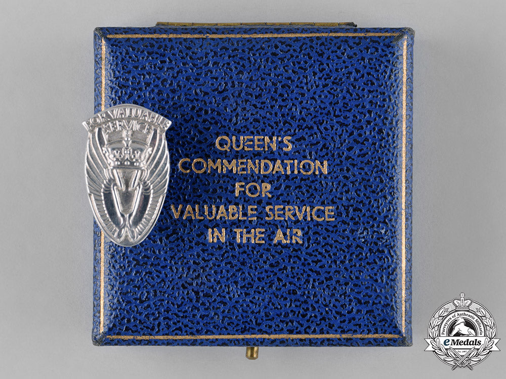 united_kingdom._a_queen’s_commendation_for_valuable_service_in_the_air_civilian_badge_c18-043176_1_1