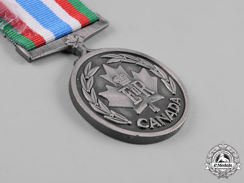 canada._a_canadian_peacekeeping_medal_c18-047333