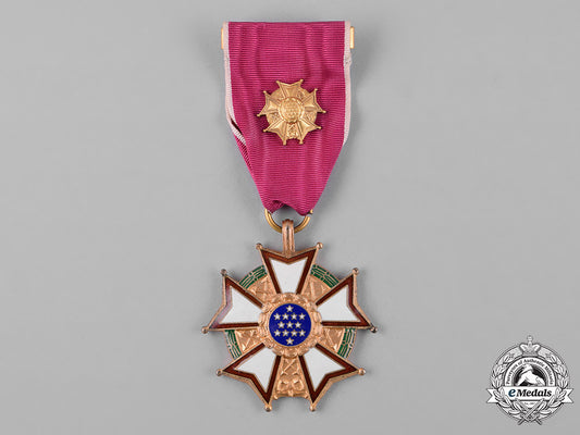 united_states._a_legion_of_merit,_officer_grade,_c.1950_c18-049333