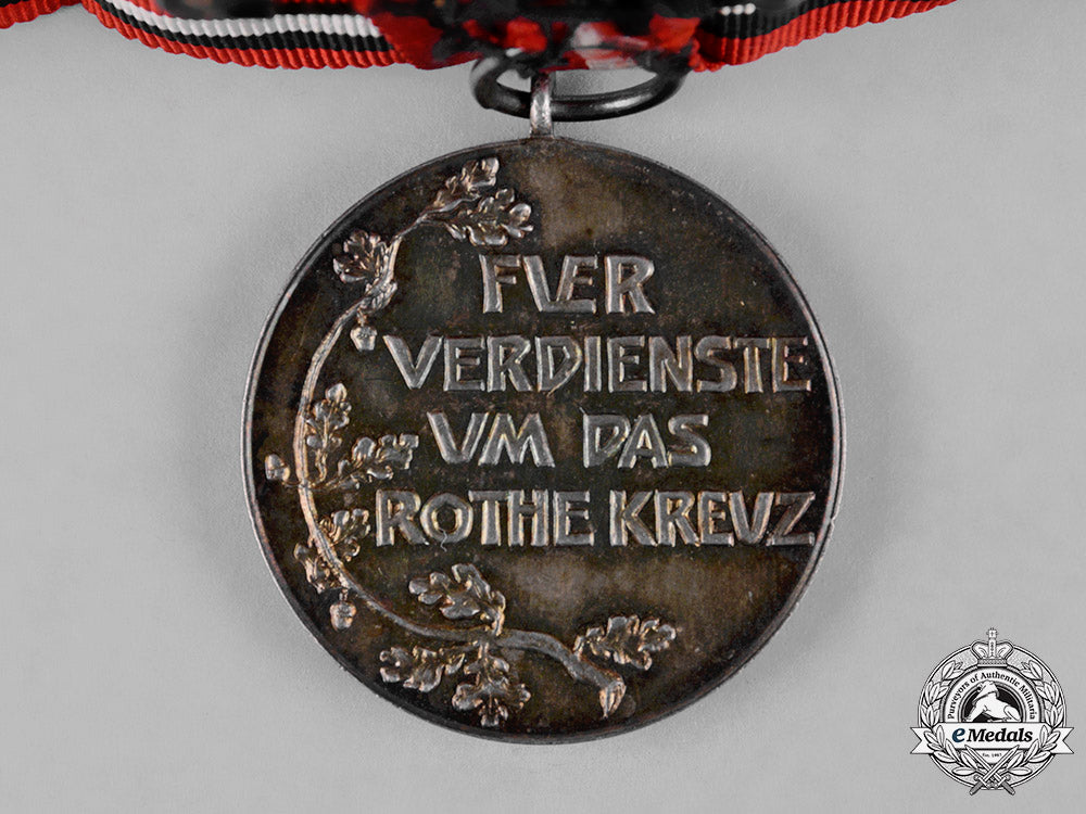 germany,_drk._a_german_red_cross_medal,_c.1915_c18-049875