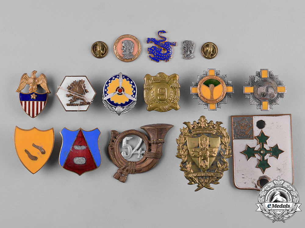 united_states._a_lot_of_fourteen_badge_parts_c18-053875