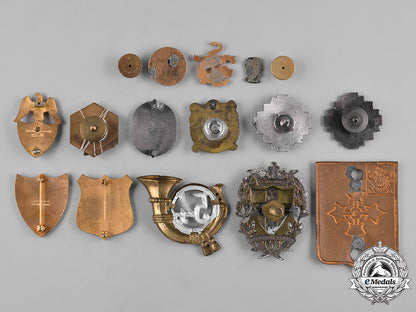 united_states._a_lot_of_fourteen_badge_parts_c18-053876