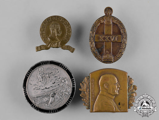 austria-_hungary,_imperial._a_lot_of_patriotic&_regimental_cap_badges_c18-054474