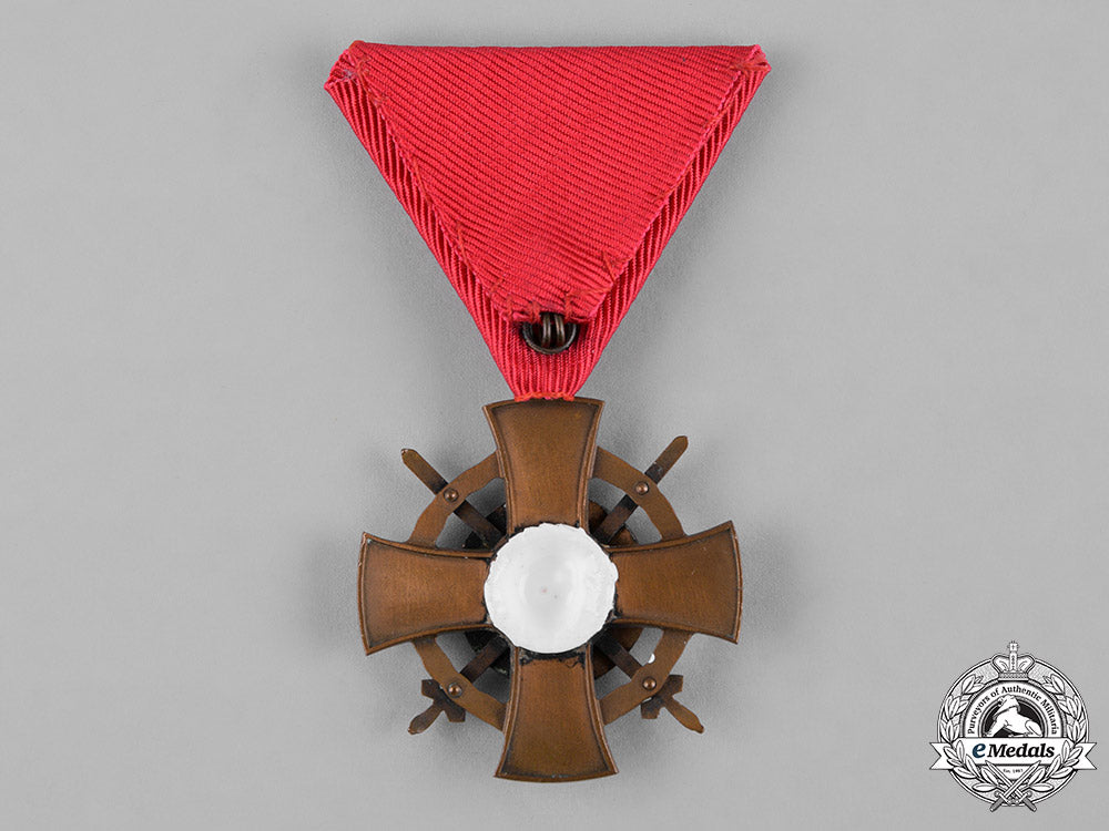 hungary,_kingdom._an_order_of_the_holy_crown,_bronze_cross_with_war_decoration_and_swords_c18-054514_2_1