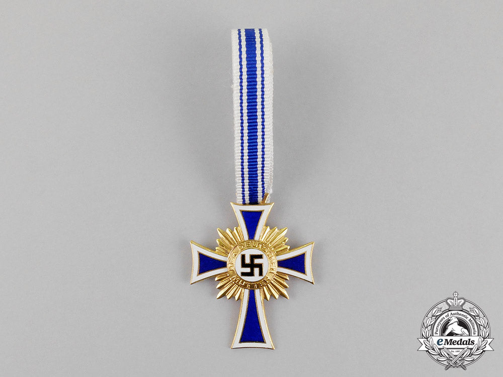 germany._a_gold_grade_cross_of_honour_of_the_german_mother_c18-0573