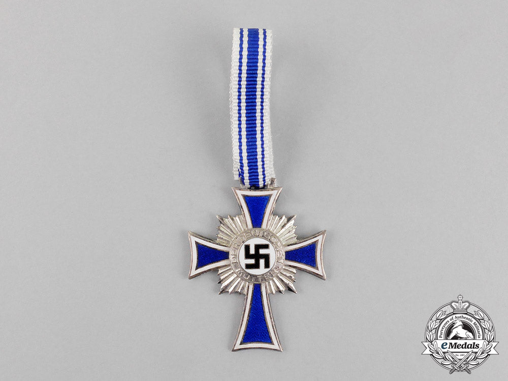 germany._a_silver_grade_cross_of_honour_of_the_german_mother_c18-0579