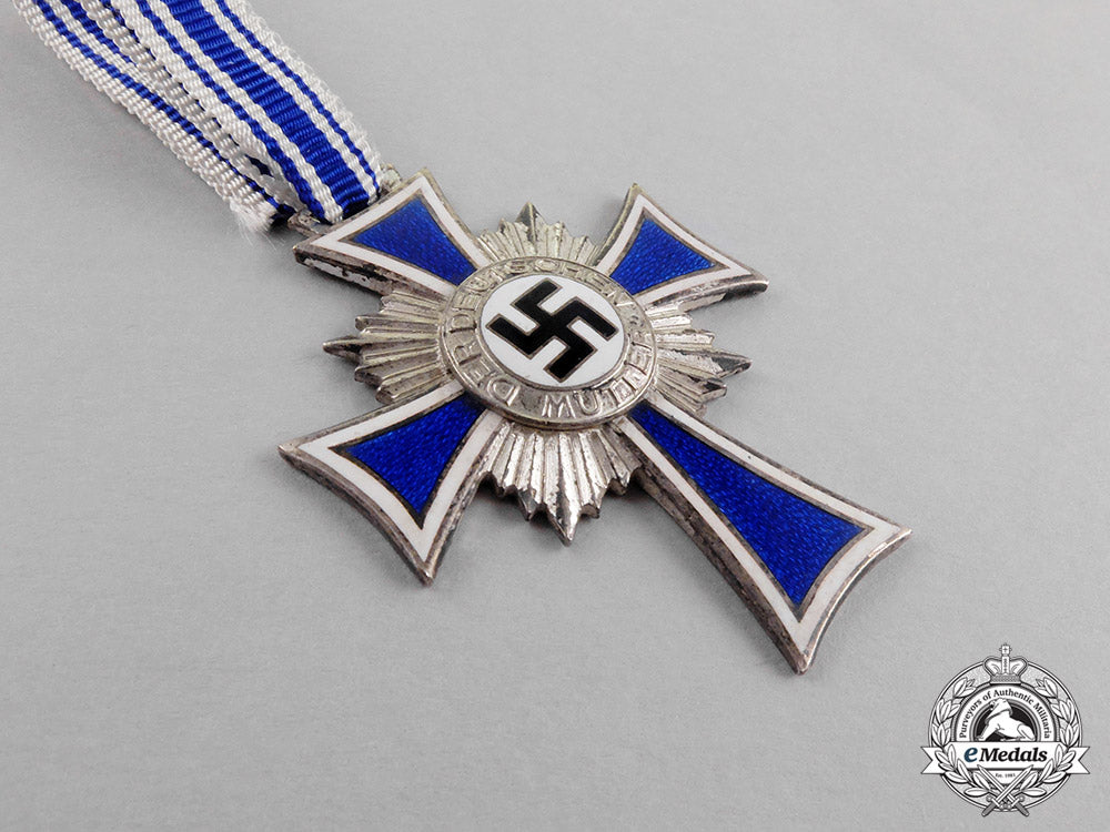 germany._a_silver_grade_cross_of_honour_of_the_german_mother_c18-0581