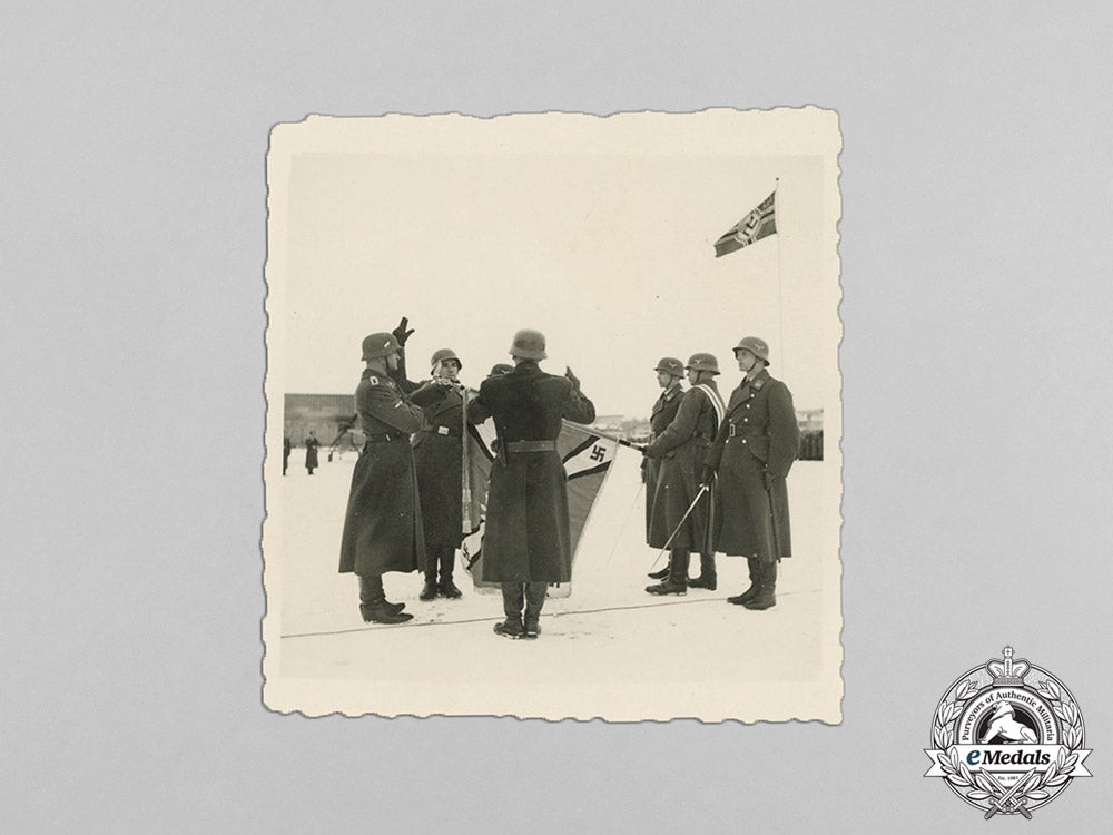 germany._a_wartime_photo_of_luftwaffe_soldiers_swearing_oath_of_allegiance_on_standard_c18-1117