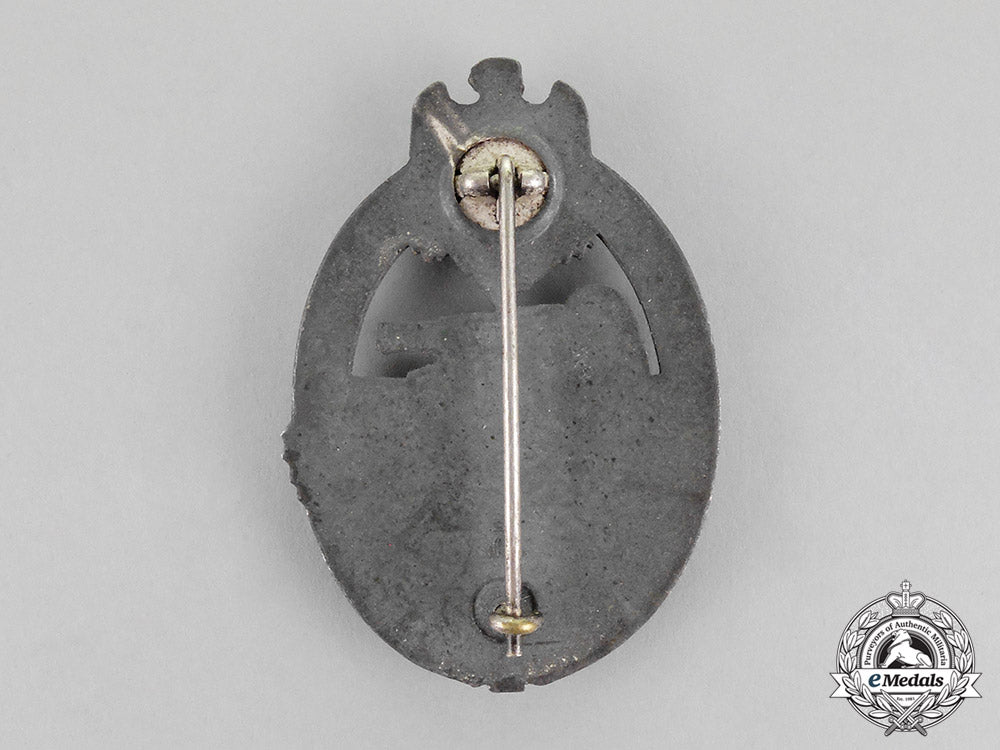 germany._a_silver_grade_tank_badge_by_hermann_aurich_c18-286