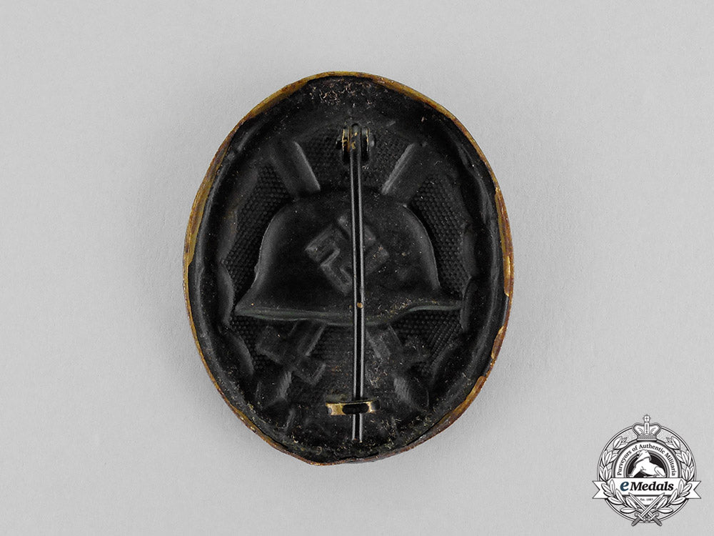 germany._a_black_grade_wound_badge_c18-315