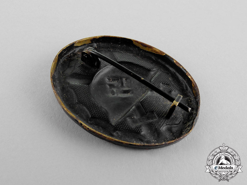 germany._a_black_grade_wound_badge_c18-316