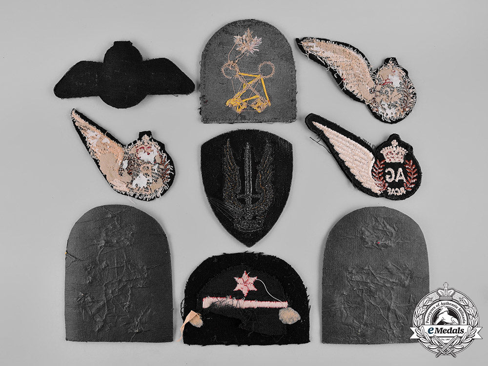 canada._a_lot_of_nine_armed_forces_badges_c19-4155