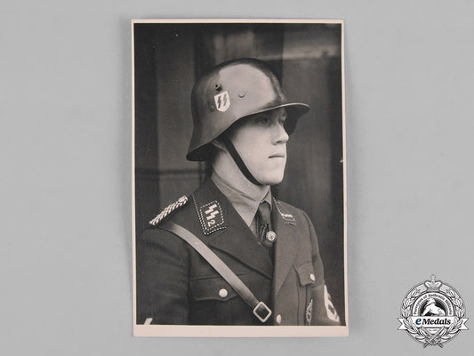 germany,_ss._a_photograph_of_a_ss-_verfügungstruppe_sturmmann_c19-8705