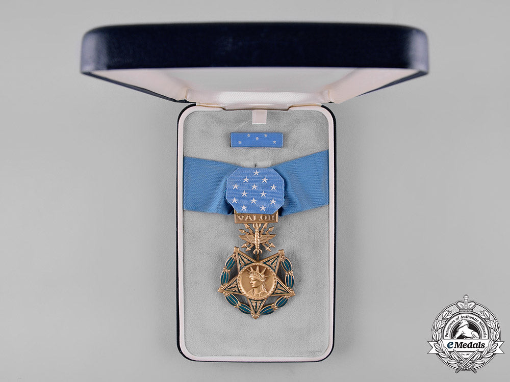 united_states._an_air_force_medal_of_honor_c19_2396