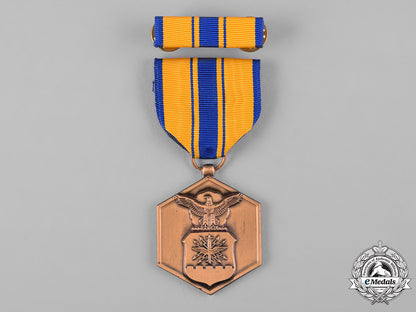 united_states._an_air_force_commendation_medal_in_case_c19_2432