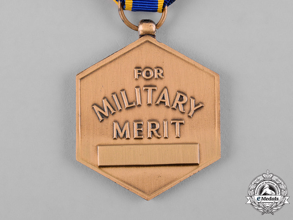 united_states._an_air_force_commendation_medal_in_case_c19_2435