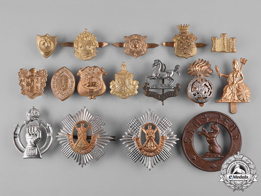 united_kingdom._a_lot_of_regimental_cap_badges_c19_3256