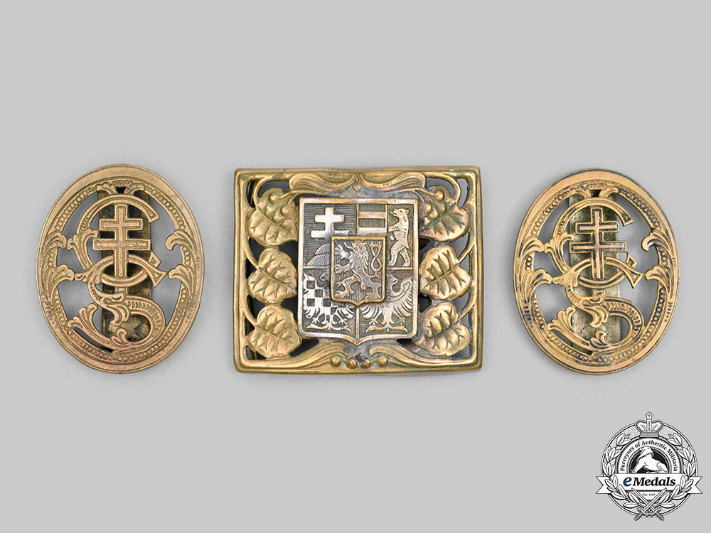 czechoslovakia,_first_republic._an_officer’s_belt_buckle,_with_badges_c20002_mnc3127