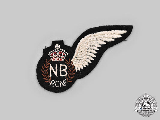 canada,_commonwealth._a_royal_canadian_air_force(_rcaf)_navigator_bomb_aimer(_nb)_wing,_c.1944_c20184_mnc7967