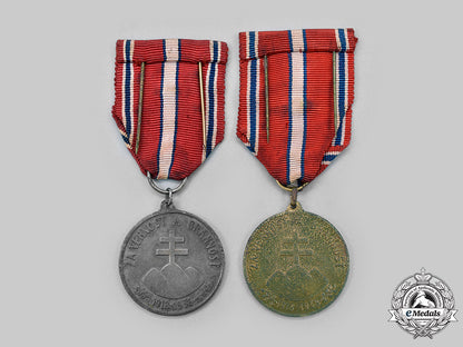 slovakia,_republic._two_commemorative_medals_for_volunteers_in_slovakia_medals1918-1938_c2020_027_mnc1215