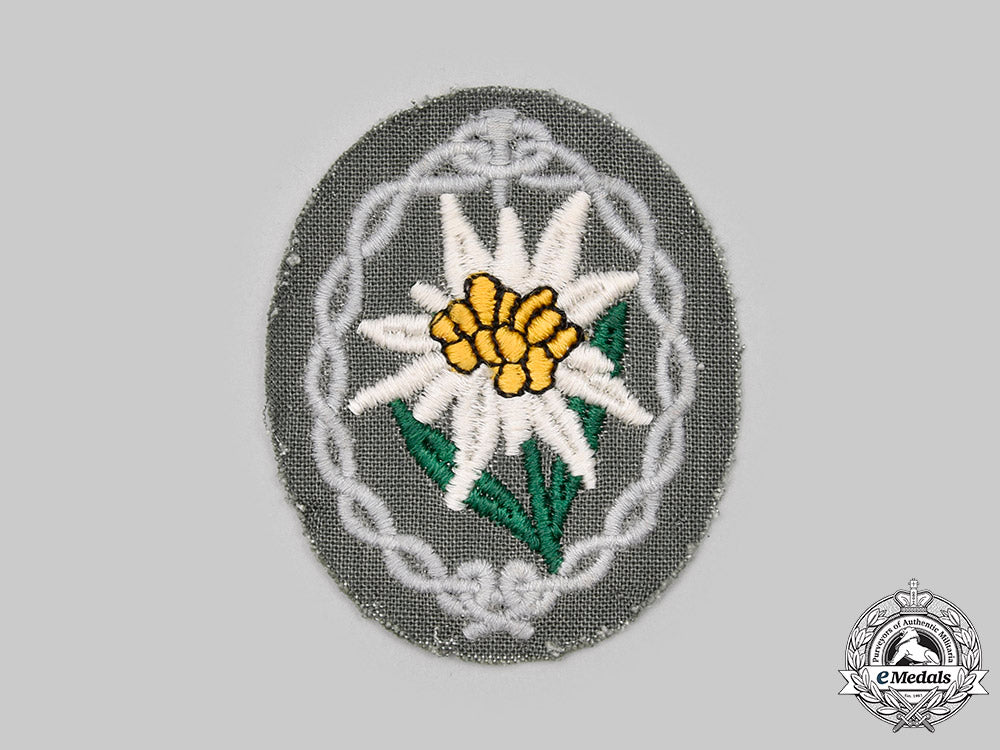 germany,_heer._a_gebirgsjäger_wind_jacket_edelweiss_insignia_c2020_136_mnc7154