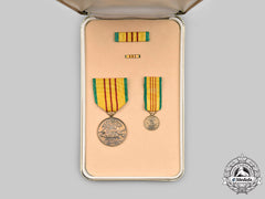 United States. A Vietnam Service Medal, Cased