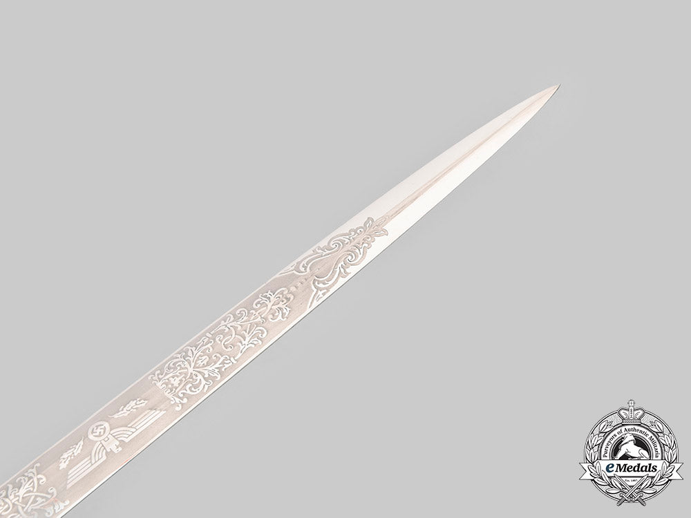 germany,_heer._a_rare_officer’s_etched_blade_dagger_with_hanger,_by_emil_voos_c2020_3096_mnc1532_1