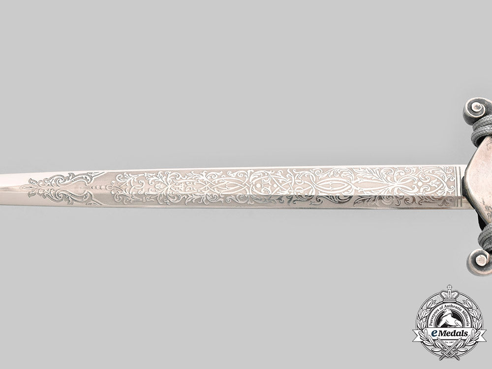 germany,_heer._a_rare_officer’s_etched_blade_dagger_with_hanger,_by_emil_voos_c2020_3098_mnc1537_1