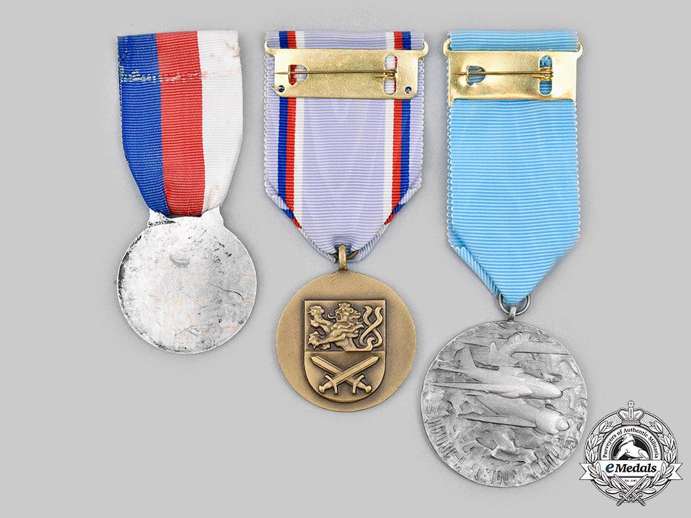 republic_of_slovakia,_czech_republic,_czech_and_slovak_federative_republic._three_medals_c2020_328_mnc1477_1