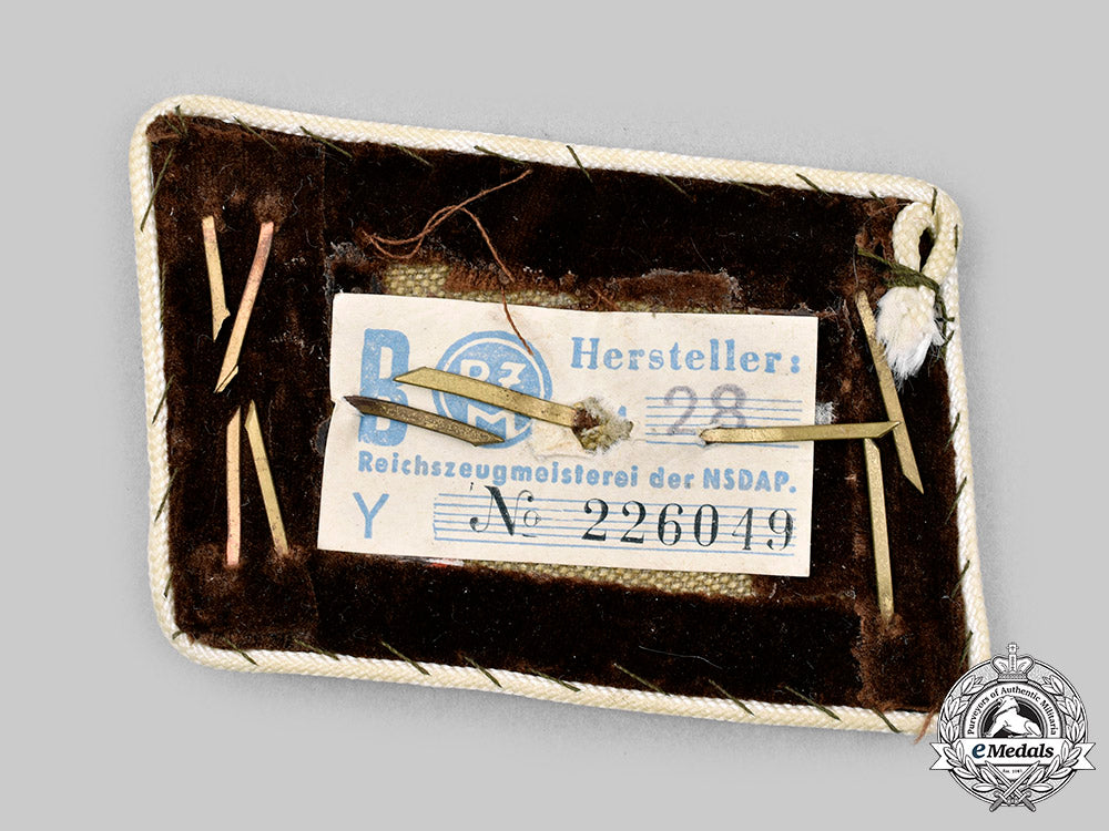 germany,_nsdap._a_kreis-_level_hauptabschnittsleiter_collar_tab_c2020_365_mnc0310_1