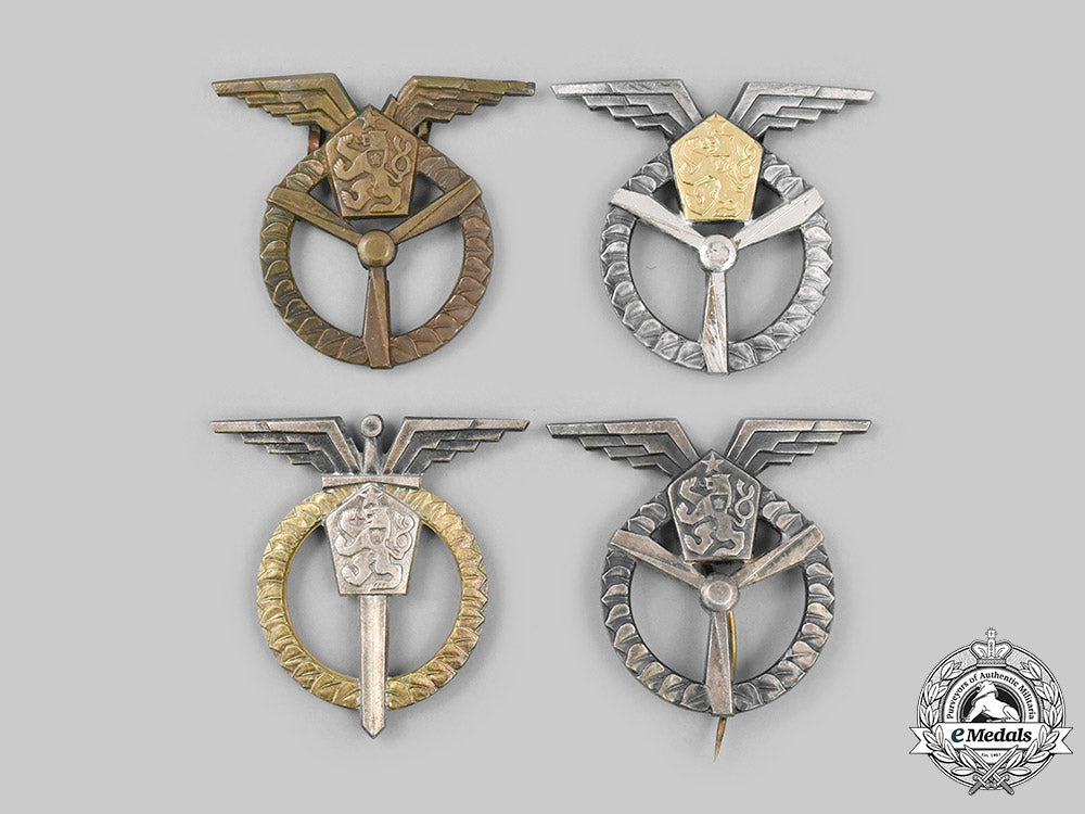 czechoslovakia,_socialist_republic._four_czechoslovak_air_force_badges_c2020_367_mnc1538