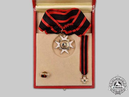 vatican._a_lot_of_three_vatican_orders,_fullsize_and_miniature_cased_sets,_modern_issue_c2020_616_mnc2116