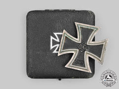 Germany, Wehrmacht. A 1939 Iron Cross I Class, With Case, By Deschler & Sohn