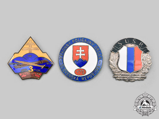 slovakia,_republic._a_lot_of_three_badges_c2020_824_mnc0219