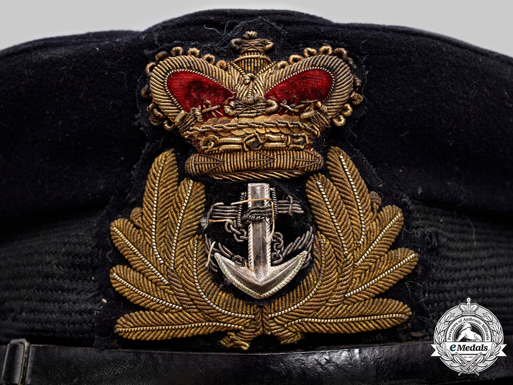 united_kingdom._a_late_victorian_royal_navy_officer's_visor_cap_c2020_925_mnc7088