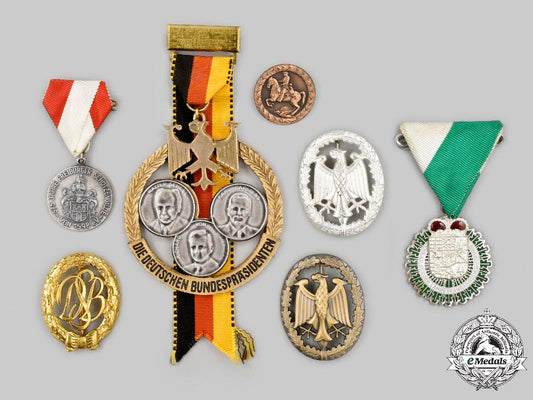 germany,_federal_republic._a_mixed_lot_of_medals_and_badges_c2021_398_mnc7359-_1_