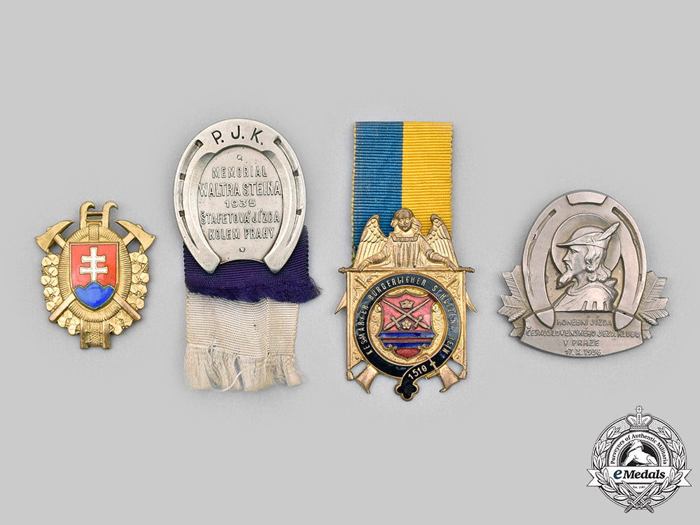 czechoslovakia,_republic;_slovakia,_republic._lot_of_four_badges_c20327_mnc4247