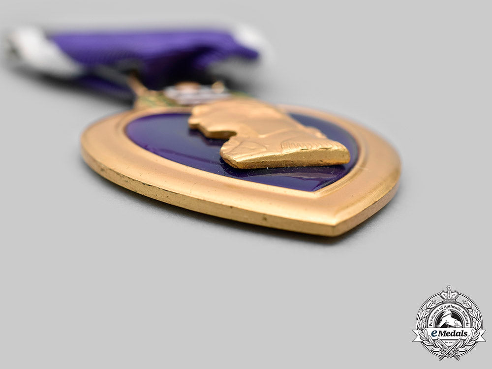 united_states._a_second_war_numbered_purple_heart,_by_e.h_simon_inc_c20351_mnc8412