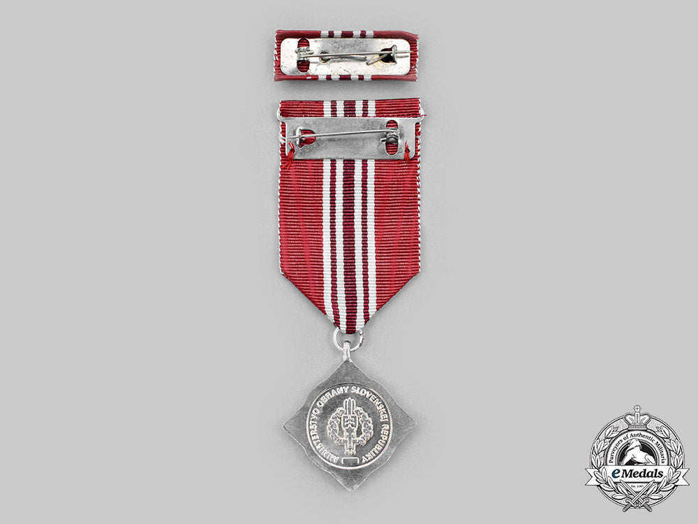 slovakia,_republic._a_ministry_of_defence_commemorative_medal_for_participating_in_a_military_operation_c20390_mnc4467_1_1