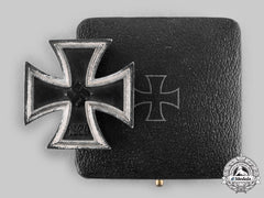 Germany, Wehrmacht. A 1939 Iron Cross I Class, With Case, By Steinhauer & Lück