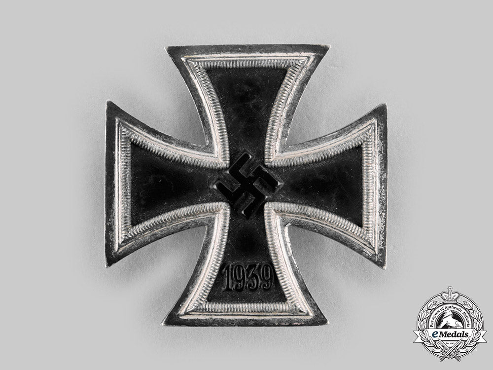 germany,_wehrmacht._a1939_iron_cross_i_class,_with_case,_by_steinhauer&_lück_c20491_emd3269_1